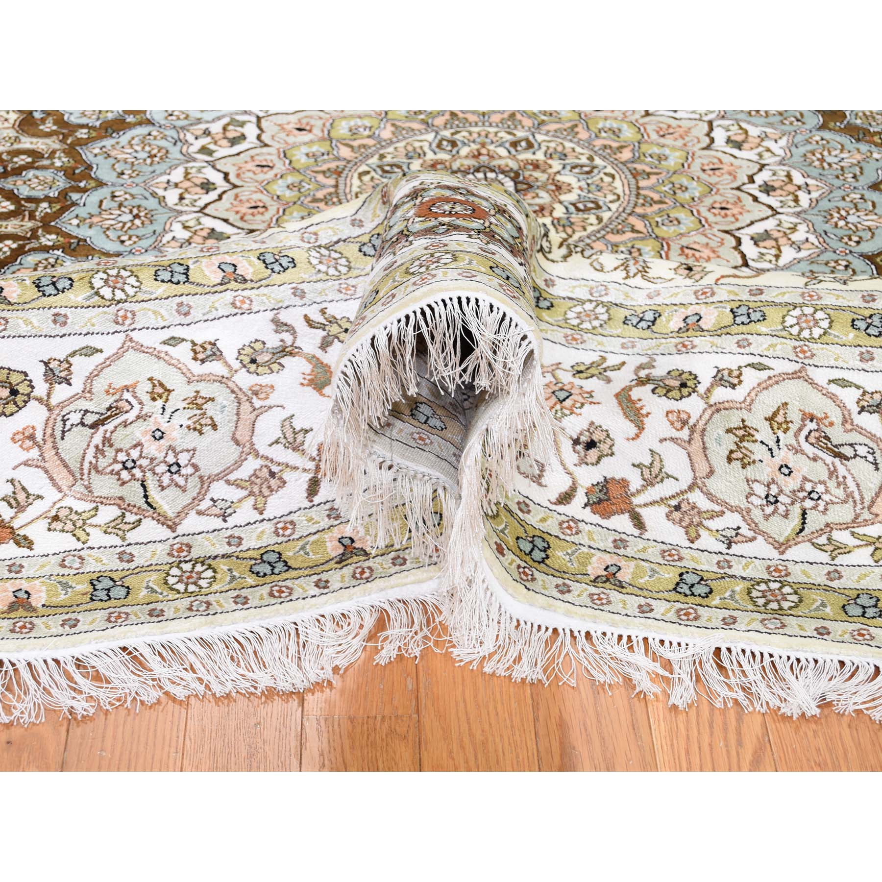 9'1"x9'1" Silken Tabriz 300 KPSI Round Hand Woven Oriental Rug 