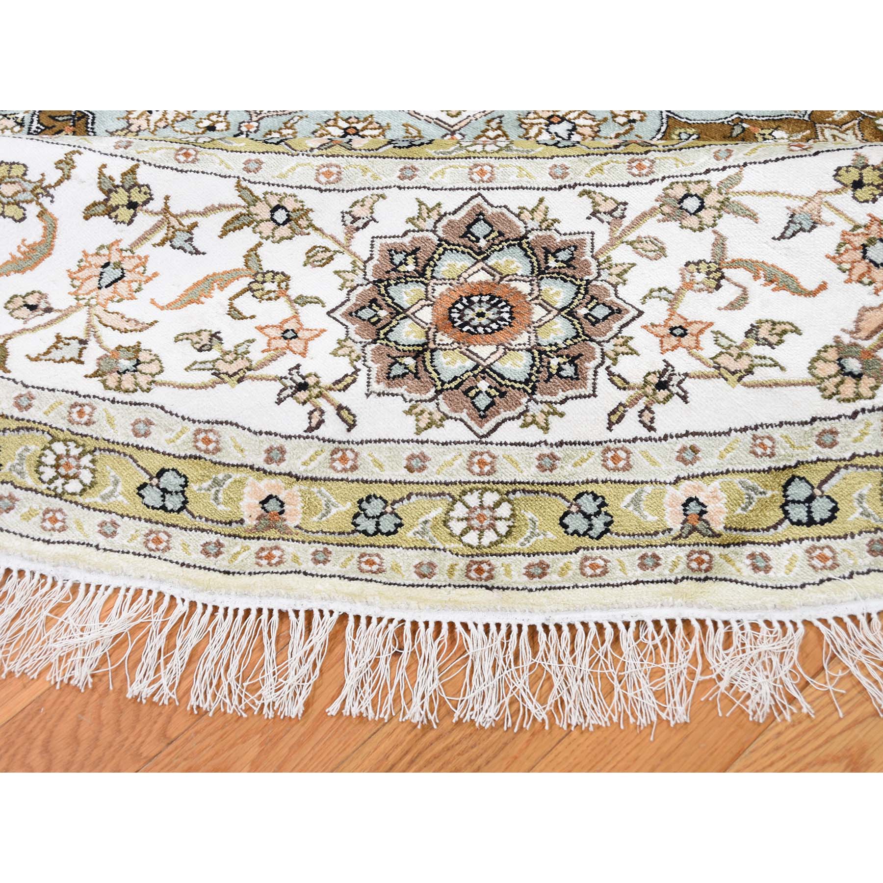 9'1"x9'1" Silken Tabriz 300 KPSI Round Hand Woven Oriental Rug 