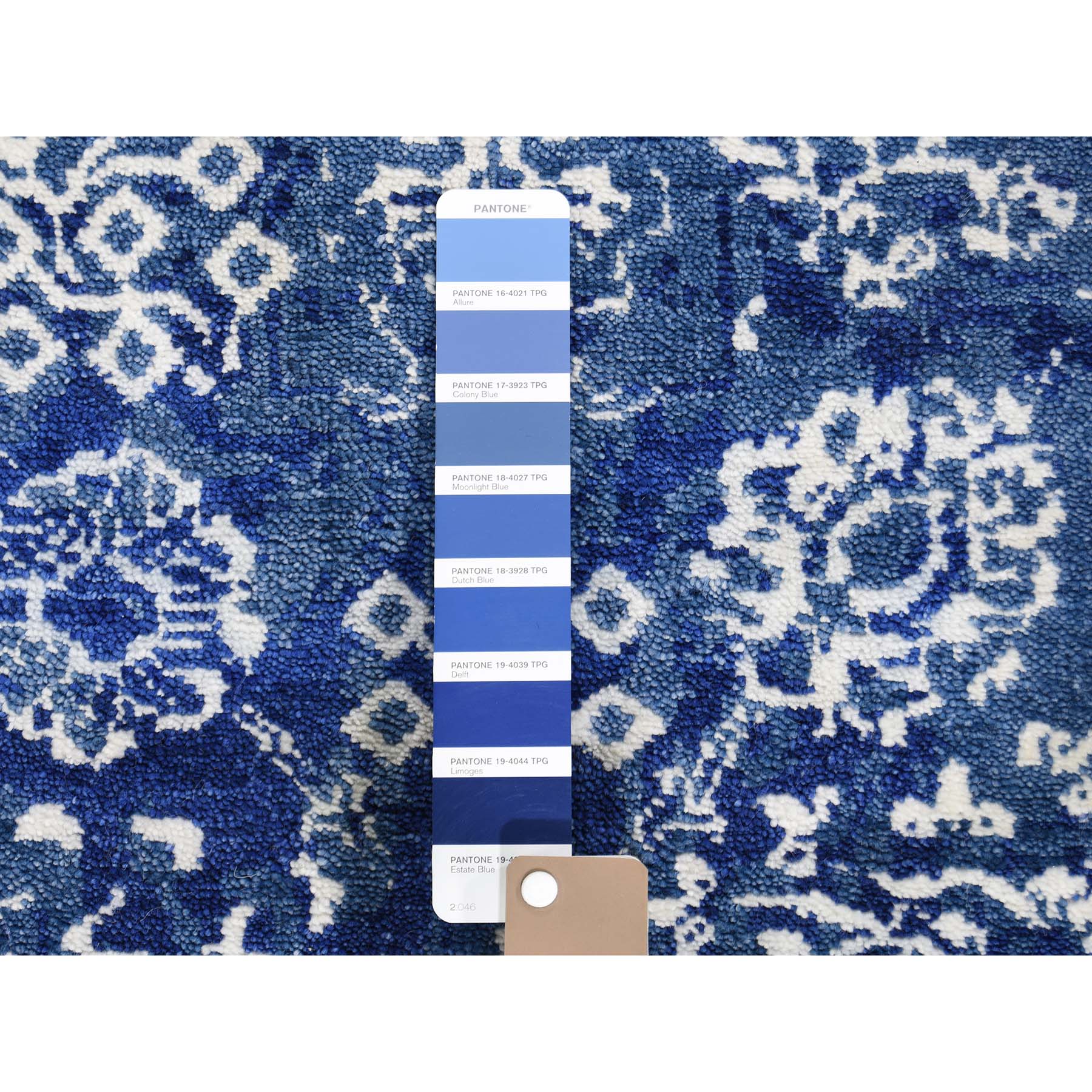 2'8"x6' Hand Woven Wool and Silk Tone on Tone Tabriz Short Runner Oriental Rug 