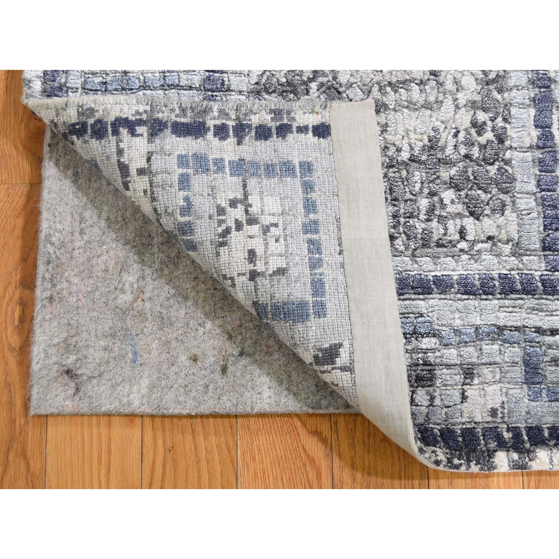 2'3"x3'2" Gray Silken Roman Mosaic Design Hand Woven Oriental Rug 