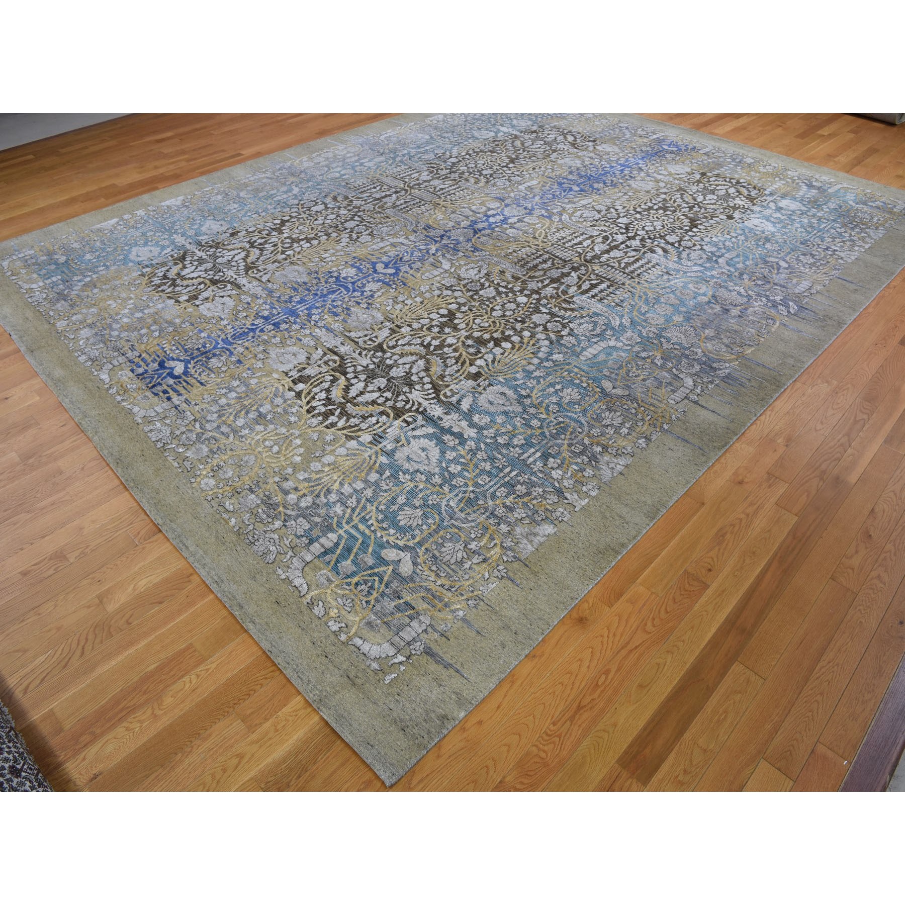 12'2"x15'4" Oversized Silk with Textured Wool Transitional Sarouk Hand Woven Oriental Rug 