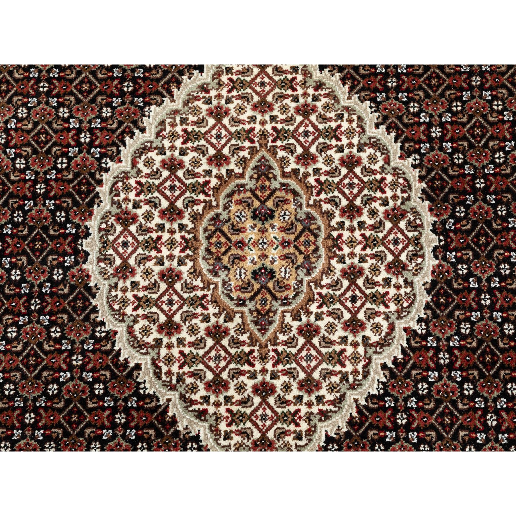 4'x6' Rich Black, 250 KPSI Wool and Silk Tabriz Mahi with Fish Medallion Design, Hand Woven, Oriental Rug 