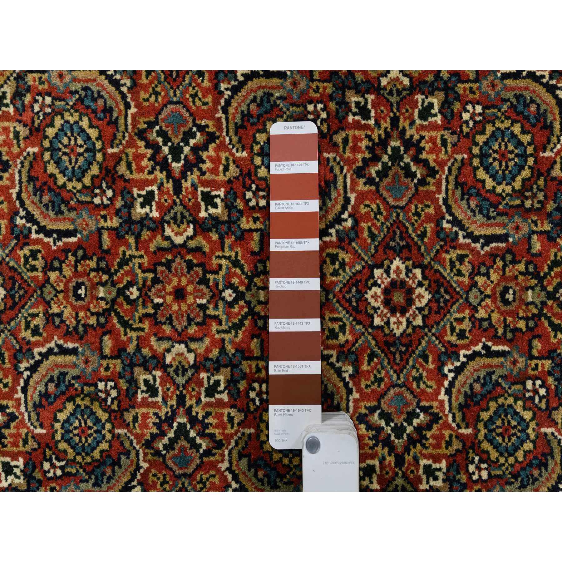 4'10"x4'10" 175 KPSI Hand Woven Brick Red Herati All Over Fish Design Luxurious Wool and Silk Oriental Round Rug 