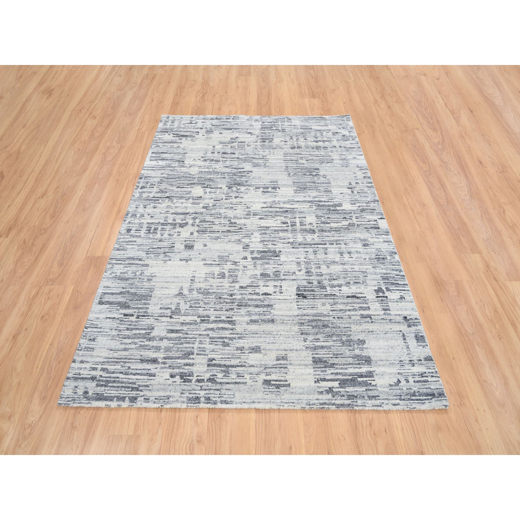 5'5"x7'7" Ivory, Modern Design Cut and Loop Pile, Wool and Silk Hand Woven, Oriental Rug 