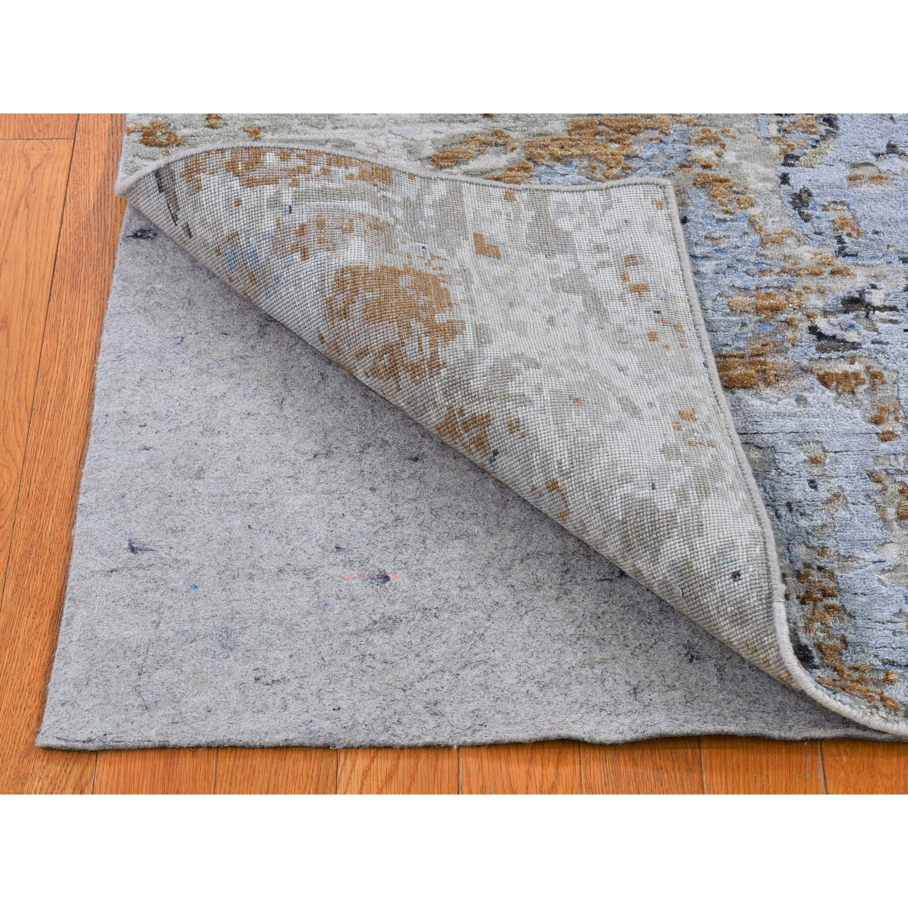 2'10"x5'1" Abstract Design Wool and Silk Hi-Low Pile Denser Weave Hand Woven Gray Oriental Rug 