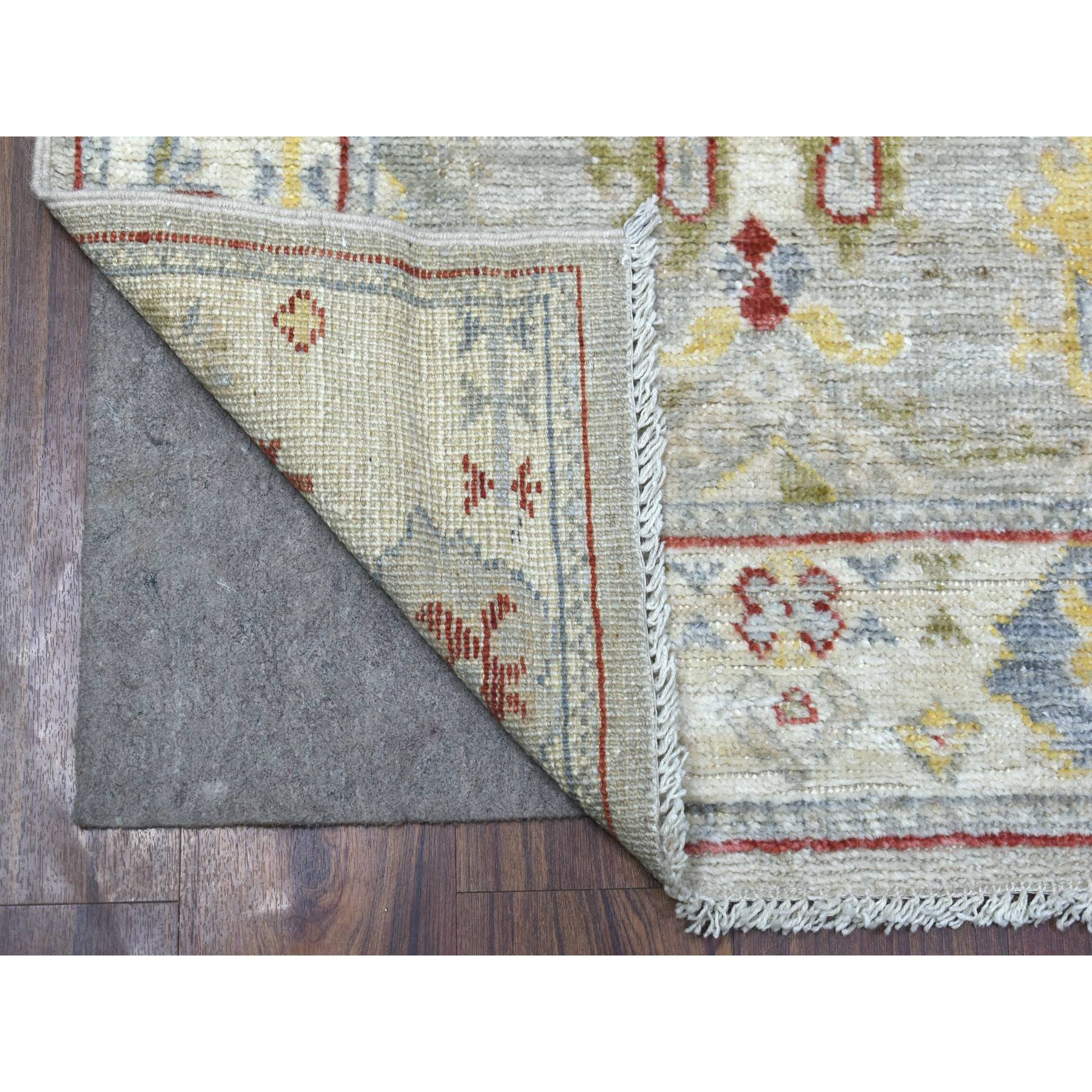 2'8"x9'10" Gray Angora Ushak with Bold Floral Pattern Pure Wool Hand Woven Oriental Runner Rug 