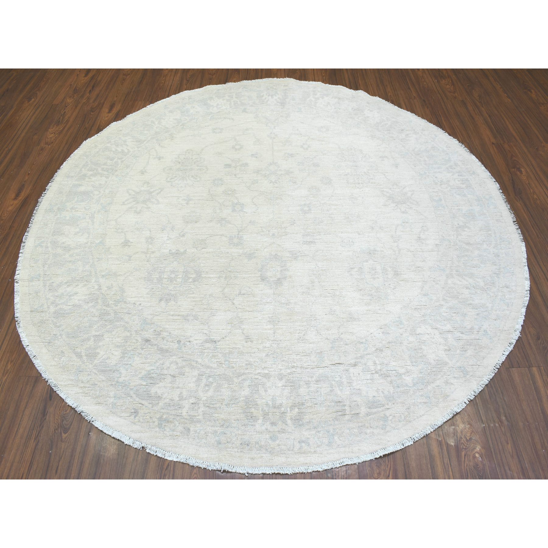 7'9"x7'9" Ivory, Pure Wool Hand Woven, White Wash Peshawar with All Over Leaf Design Natural Dyes, Round Oriental Rug 